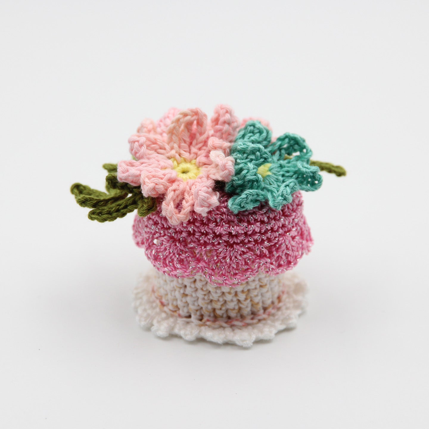 Crocheted Jewelry Box With Flowers