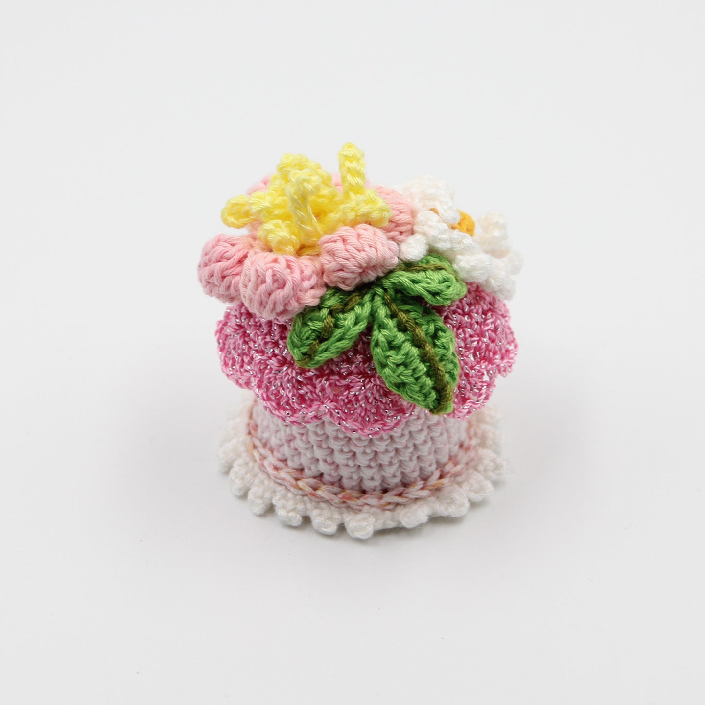 Crocheted Jewelry Box With Flowers